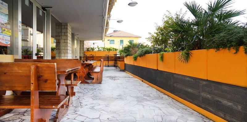 Hotel Morfeo - Young People (adults Only)