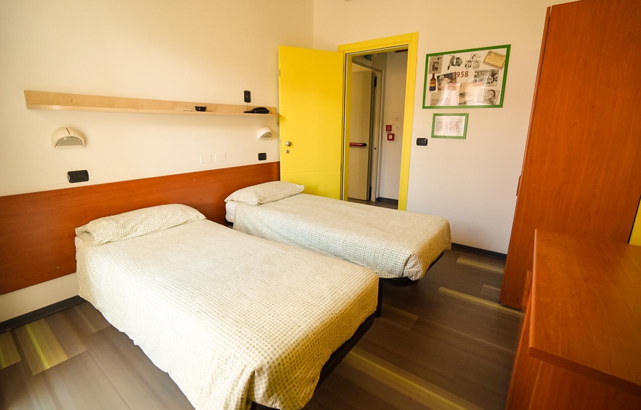 Hotel Morfeo - Young People (adults Only)