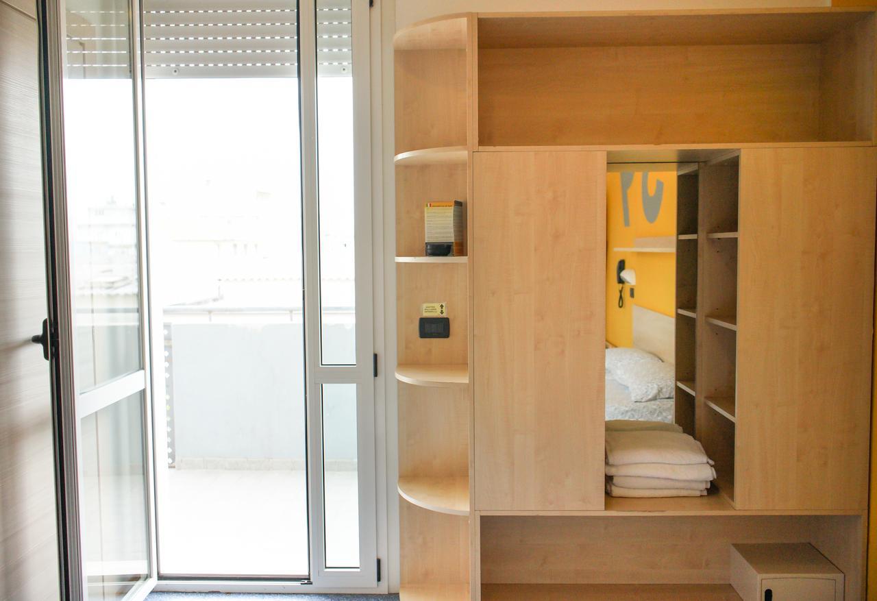 Morfeo - Young People (adults Only) Hotel 3*